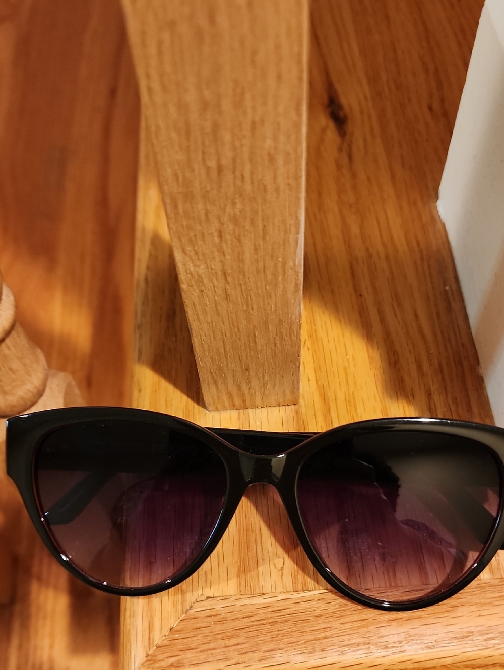 NWT Kurt Geiger London “Be Kind” Cat-Eye Sunglasses – Black & Pink Luxury - Picture 5 of 5